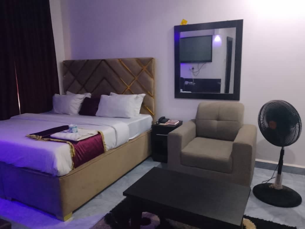 Deluxe Suite